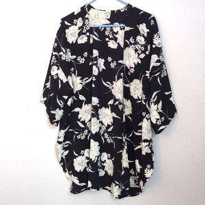 Sun & Moon Black & White Mid Length Floral Print Kimono One Size